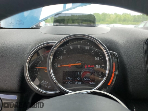 2018 MINI Countryman Cooper S with VIN WMZYT5C3XJ3D82036, listed as a Copart auction lot 54701685 with 75,058 mi miles and Salvage title. Bid and sale history available at DreamBid. Image 9.