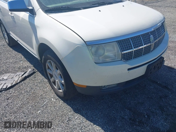 2007 Lincoln MKX with VIN 2LMDU68C37BJ22240, listed as a IAAI auction lot 41773667 with 191,570 mi miles. Bid and sale history available at carsss.com. Image 6.