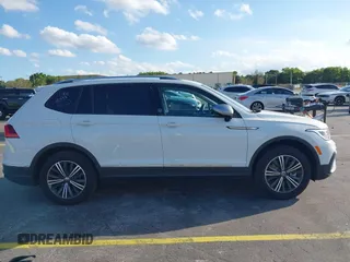 2024 Volkswagen Tiguan Wolfsburg Edition z VIN 3VV6B7AX8RM214044, wystawiony jako IAAI lot #41676715 z przebiegiem 2 167 mil mil oraz . Historia ofert i sprzedaży dostępna na DreamBid. Obrazek 14.