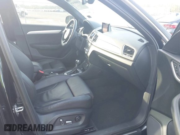 2018 Audi Q3 Premium Plus z VIN WA1HCCFS3JR022277, wystawiony jako IAAI lot #42468345 z przebiegiem 78 225 mil mil oraz . Historia ofert i sprzedaży dostępna na DreamBid. Obrazek 5.
