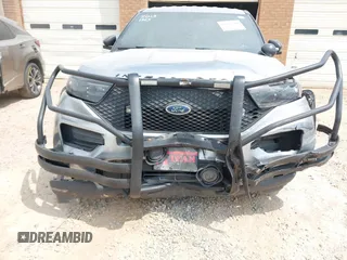 2020 Ford Police Interceptor z VIN 1FM5K8AC7LGB86327, wystawiony jako IAAI lot #42385569 z przebiegiem 87 835 mil mil oraz . Historia ofert i sprzedaży dostępna na DreamBid. Obrazek 6.