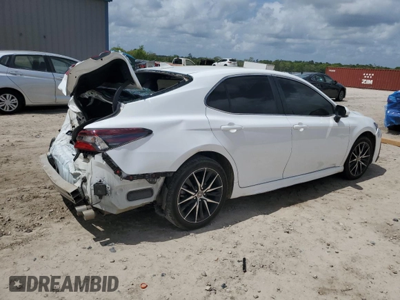 2024 Toyota Camry SE with VIN 4T1G11AK0RU870219, listed as a Copart auction lot 51841995 with 0 mi miles and Non Repairable. Bid and sale history available at carsss.com. Image 3.