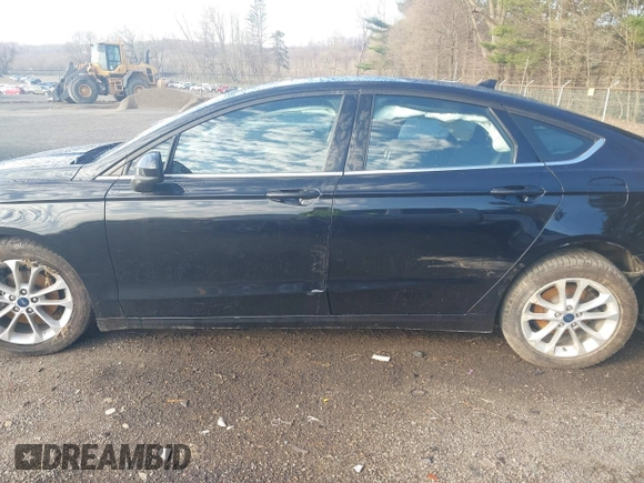 2019 Ford Fusion SE with VIN 3FA6P0HD6KR203724, listed as a IAAI auction lot 41921200 with 95,459 mi miles. Bid and sale history available at carsss.com. Image 15.