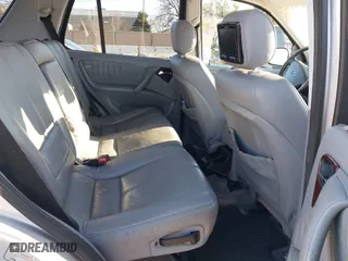 2001 Mercedes-Benz M-Class with VIN 4JGAB54E51A274528, listed as a IAAI auction lot 41290721 with 174,472 mi miles. Bid and sale history available at carsss.com. Image 8.