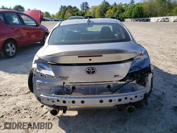 2024 Toyota 86 Premium z VIN JF1ZNBE15R9755858, wystawiony jako Copart lot #55677285 z przebiegiem 4 291 mil mil oraz Szkoda całkowita • Salvage title. Historia ofert i sprzedaży dostępna na DreamBid. Obrazek 6.