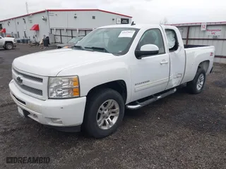 2010 Chevrolet Silverado 1500 LT with VIN 1GCSKSE36AZ137555, listed as a IAAI auction lot 41655037 with 139,574 mi miles. Bid and sale history available at carsss.com. Image 2.