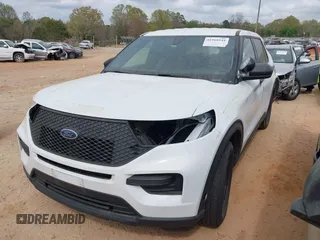 2022 Ford Police Interceptor Utility z VIN 1FM5K8AB4NGA07672, wystawiony jako IAAI lot #41918544 z przebiegiem 47 598 mil mil oraz . Historia ofert i sprzedaży dostępna na DreamBid. Obrazek 2.