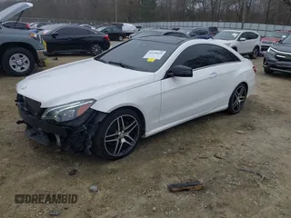 2016 Mercedes-Benz E-Class E 400 with VIN WDDKJ6HB0GF344004, listed as a IAAI auction lot 41198028 with 81,582 mi miles. Bid and sale history available at carsss.com. Image 19.