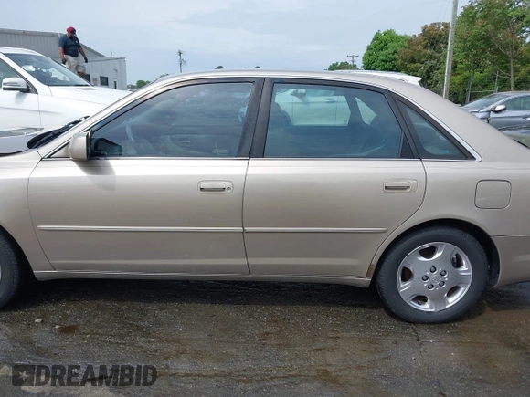 2004 Toyota Avalon XL with VIN 4T1BF28B44U384366, listed as a IAAI auction lot 42080614 with 250,291 mi miles and . Bid and sale history available at carsss.com. Image 14.