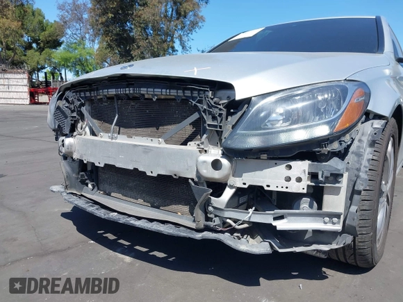 2018 Mercedes-Benz C with VIN 55SWF4JB4JU257082, listed as a IAAI auction lot 41807042 with 90,197 mi miles. Bid and sale history available at carsss.com. Image 18.