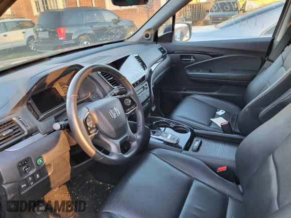 2020 Honda Pilot Touring 8-Passenger with VIN 5FNYF6H93LB022913, listed as a Copart auction lot 50825655 with 10,513 mi miles and Salvage Title. Bid and sale history available at DreamBid. Image 8.
