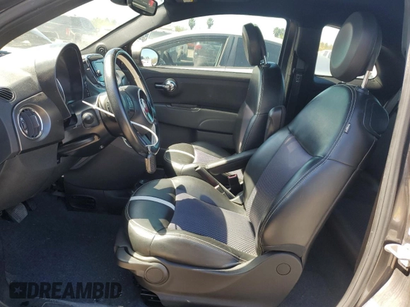 2016 FIAT 500e z VIN 3C3CFFGEXGT184011, wystawiony jako Copart lot #44955155 z przebiegiem 48 196 mil mil oraz Czysty tytuł • Clean title. Historia ofert i sprzedaży dostępna na DreamBid. Obrazek 7.