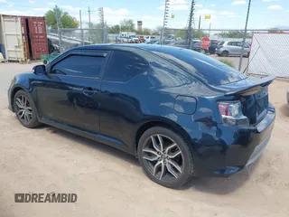2015 Scion tC z VIN JTKJF5C74FJ003875, wystawiony jako IAAI lot #42184426 z przebiegiem 81 248 mil mil oraz . Historia ofert i sprzedaży dostępna na DreamBid. Obrazek 3.