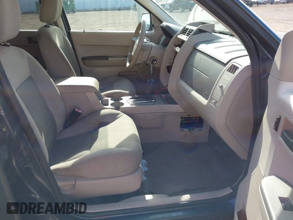 2008 Ford Escape XLT z VIN 1FMCU031X8KB49081, wystawiony jako IAAI lot #42584584 z przebiegiem 163 008 mil mil oraz . Historia ofert i sprzedaży dostępna na DreamBid. Obrazek 5.