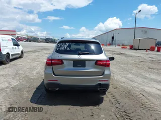 2019 Mercedes-Benz GLC 300 с VIN WDC0G4JB7KV184212, выставлен на аукционе IAAI как лот 42253229 с пробегом 73 432 миль миль и . История ставок и продаж доступна на DreamBid. Изображение 16.