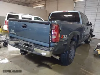 2006 Chevrolet Silverado 1500 LT2 with VIN 1GCEK19B96Z181792, listed as a IAAI auction lot 41355159 with 134,885 mi miles. Bid and sale history available at carsss.com. Image 4.