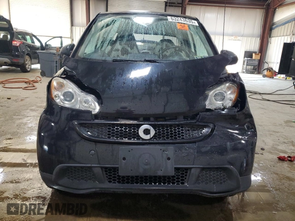 2015 Smart fortwo Passion с VIN WMEEJ3BA6FK820446, выставлен на аукционе Copart как лот 63243635 с пробегом Не указан миль и Списание • Salvage title. История ставок и продаж доступна на DreamBid. Изображение 5.