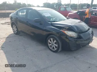 2011 Mazda 3 i Touring z VIN JM1BL1VG7B1362187, wystawiony jako IAAI lot #42210831 z przebiegiem 124 195 mil mil oraz . Historia ofert i sprzedaży dostępna na DreamBid. Obrazek 1.