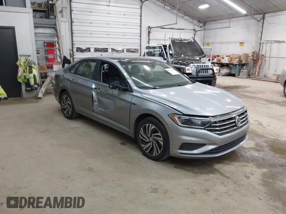 2021 Volkswagen Jetta SEL with VIN 3VWE57BUXMM056379, listed as a IAAI auction lot 42456450 with 34,697 mi miles and . Bid and sale history available at DreamBid. Image 1.