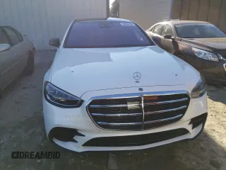 2022 Mercedes-Benz S 580 z VIN W1K6G7GB2NA109797, wystawiony jako Copart lot #68282592 z przebiegiem 8481 mil mil oraz . Historia ofert i sprzedaży dostępna na DreamBid. Obrazek 5.
