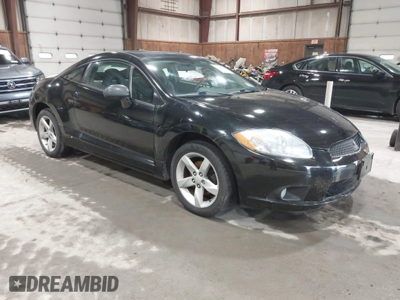 2009 Mitsubishi Eclipse GS z VIN 4A3AK24FX9E013800, wystawiony jako IAAI lot #42525551 z przebiegiem 108 766 mil mil oraz . Historia ofert i sprzedaży dostępna na DreamBid. Obrazek 1.