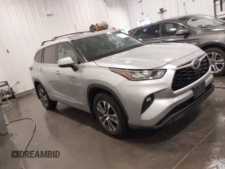2020 Toyota Highlander Hybrid XLE z VIN 5TDHBRCH0LS514290, wystawiony jako IAAI lot #42137173 z przebiegiem 69 450 mil mil oraz . Historia ofert i sprzedaży dostępna na DreamBid. Obrazek 1.
