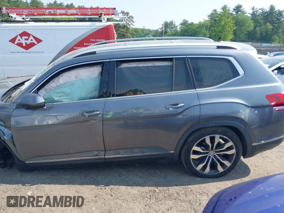 2019 Volkswagen Atlas SEL Premium с VIN 1V2NR2CA5KC605594, выставлен на аукционе IAAI как лот 42335436 с пробегом 73 122 миль миль и . История ставок и продаж доступна на DreamBid. Изображение 13.