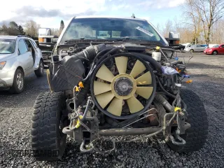 2017 GMC Sierra 2500HD SLT with VIN 1GT12TEY6HF226566, listed as a Copart auction lot 85250664 with 167,471 mi miles and Salvage Title. Bid and sale history available at carsss.com. Image 5.