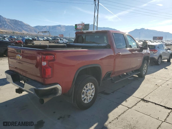2022 Chevrolet Silverado 3500HD LT with VIN 1GC4YTEY7NF284452, listed as a Copart auction lot 81718494 with 34,567 mi miles and Salvage Title. Bid and sale history available at carsss.com. Image 3.