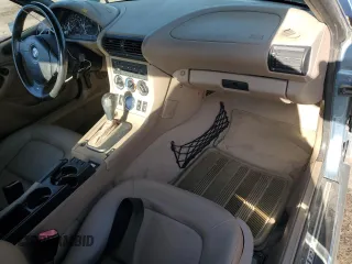 2001 BMW Z3 2.5 z VIN WBACN33491LM01798, wystawiony jako Copart lot #52539895 z przebiegiem 82 477 mil mil oraz Szkoda całkowita • Salvage title. Historia ofert i sprzedaży dostępna na DreamBid. Obrazek 8.