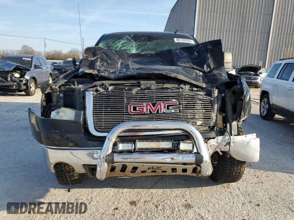 2007 GMC Sierra 2500HD SLT z VIN 1GTHK29677E571403, wystawiony jako Copart lot #48120324 z przebiegiem 252 861 mil mil oraz Szkoda całkowita • Salvage title. Historia ofert i sprzedaży dostępna na DreamBid. Obrazek 5.