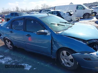 2001 Ford Focus SE with VIN 1FAFP34P21W285724, listed as a IAAI auction lot 41622145 with 251,726 mi miles and . Bid and sale history available at carsss.com. Image 13.