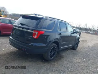 2017 Ford Explorer XLT z VIN 1FM5K8D85HGA83499, wystawiony jako IAAI lot #42059299 z przebiegiem 76 484 mil mil oraz . Historia ofert i sprzedaży dostępna na DreamBid. Obrazek 4.