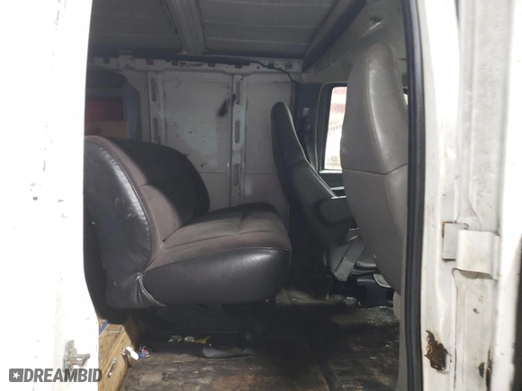 2006 Chevrolet Express Cargo Van with VIN 1GCGG29V261162929, listed as a Copart auction lot 43712095 with 176,936 mi miles and Salvage Title. Bid and sale history available at carsss.com. Image 11.