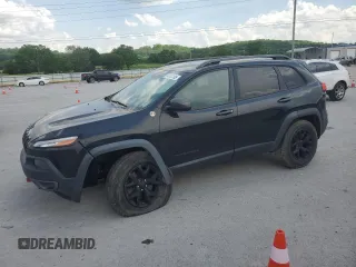 2015 Jeep Cherokee Trailhawk with VIN 1C4PJMBS7FW577826, listed as a Copart auction lot 54933105 with 163,751 mi miles and Clean title. Bid and sale history available at DreamBid. Image 1.