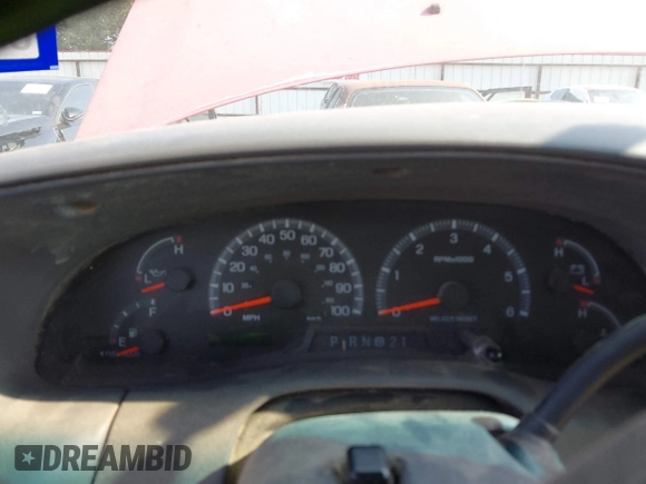 2001 Ford F-150 XL z VIN 1FTRX17W81KE46762, wystawiony jako IAAI lot #42331946 z przebiegiem Nie podano mil oraz . Historia ofert i sprzedaży dostępna na DreamBid. Obrazek 7.