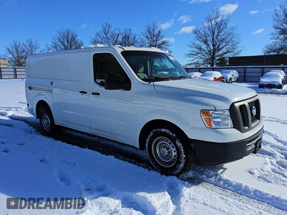 2017 Nissan NV Cargo S z VIN 1N6BF0KM4HN803610, wystawiony jako Copart lot #86592134 z przebiegiem 152 375 mil mil oraz Czysty tytuł • Clean title. Historia ofert i sprzedaży dostępna na DreamBid. Obrazek 4.