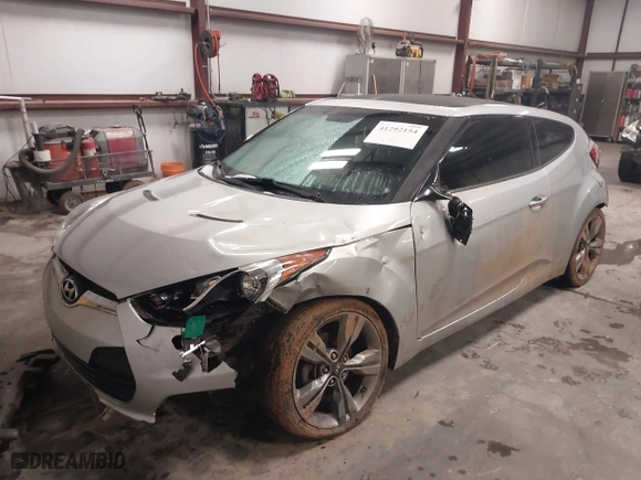 2015 Hyundai Veloster RE:FLEX with VIN KMHTC6AD4FU230324, listed as a IAAI auction lot 41292154 with 99,147 mi miles. Bid and sale history available at carsss.com. Image 6.