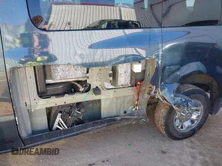 2017 Nissan NV SL z VIN 5BZAF0AA6HN852913, wystawiony jako IAAI lot #41686657 z przebiegiem 88 182 mil mil oraz . Historia ofert i sprzedaży dostępna na DreamBid. Obrazek 6.