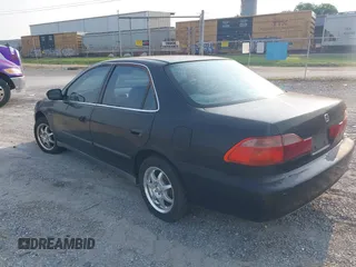 1999 Honda Accord LX z VIN 1HGCG5641XA008694, wystawiony jako IAAI lot #42385438 z przebiegiem 323 971 mil mil oraz . Historia ofert i sprzedaży dostępna na DreamBid. Obrazek 3.
