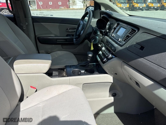 2018 Kia Sedona L with VIN KNDMA5C16J6403396, listed as a Copart auction lot 49833825 with 129,727 mi miles and Clean Title. Bid and sale history available at carsss.com. Image 5.