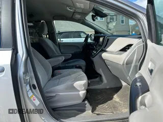 2018 Toyota Sienna LE with VIN 5TDJZ3DC2JS195145, listed as a Copart auction lot 47596975 with 119,170 mi miles and Clean title. Bid and sale history available at DreamBid. Image 8.