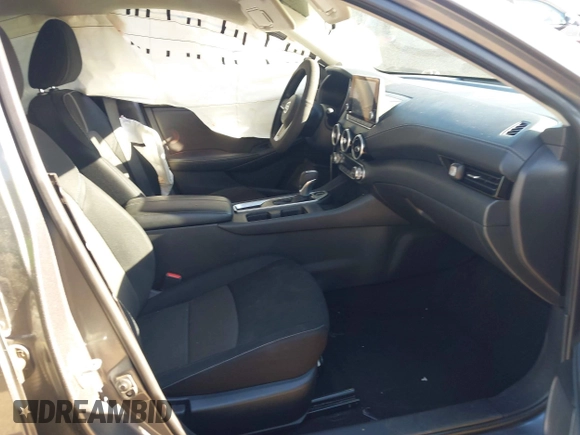 2021 Nissan Sentra SV with VIN 3N1AB8CV5MY256279, listed as a IAAI auction lot 41871922 with 67,081 mi miles. Bid and sale history available at carsss.com. Image 5.