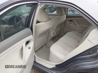 2011 Toyota Camry LE z VIN 4T4BF3EK1BR216262, wystawiony jako IAAI lot #42206210 z przebiegiem 79 660 mil mil oraz . Historia ofert i sprzedaży dostępna na DreamBid. Obrazek 8.