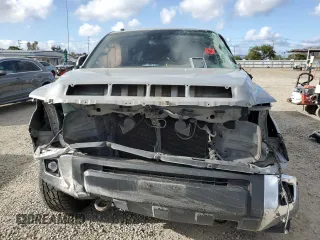 2019 Toyota Tundra SR5 z VIN 5TFHY5F14KX812677, wystawiony jako Copart lot #51691455 z przebiegiem Nie podano mil oraz Szkoda całkowita • Salvage title. Historia ofert i sprzedaży dostępna na DreamBid. Obrazek 5.