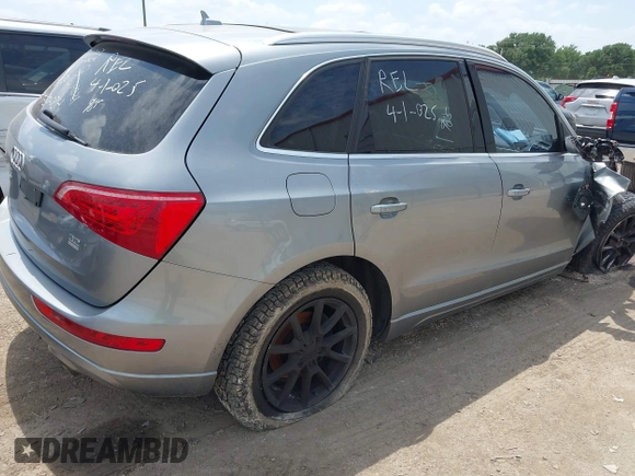 2010 Audi Q5 Premium Plus z VIN WA1LKAFP8AA068330, wystawiony jako IAAI lot #42417289 z przebiegiem 129 880 mil mil oraz . Historia ofert i sprzedaży dostępna na DreamBid. Obrazek 4.