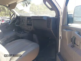 2018 Chevrolet Express Cargo Van with VIN 1GCWGAFG6J1338370, listed as a IAAI auction lot 40543708 with 1 mi miles. Bid and sale history available at carsss.com. Image 5.
