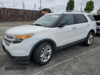 2014 Ford Explorer XLT z VIN 1FM5K7D85EGA32932, wystawiony jako Copart lot #52799695 z przebiegiem 135 670 mil mil oraz Szkoda całkowita • Salvage title. Historia ofert i sprzedaży dostępna na DreamBid. Obrazek 1.