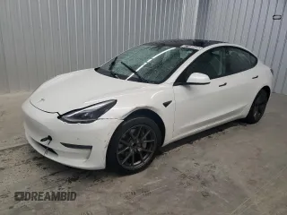 2023 Tesla Model 3 z VIN 5YJ3E1EA7PF626985, wystawiony jako Copart lot #57109605 z przebiegiem 45 326 mil mil oraz Czysty tytuł • Clean title. Historia ofert i sprzedaży dostępna na DreamBid. Obrazek 1.