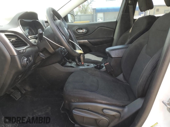 2019 Jeep Cherokee Latitude с VIN 1C4PJLCB9KD313506, выставлен на аукционе Copart как лот 52672515 с пробегом 136 496 миль миль и Списание • Salvage title. История ставок и продаж доступна на DreamBid. Изображение 7.